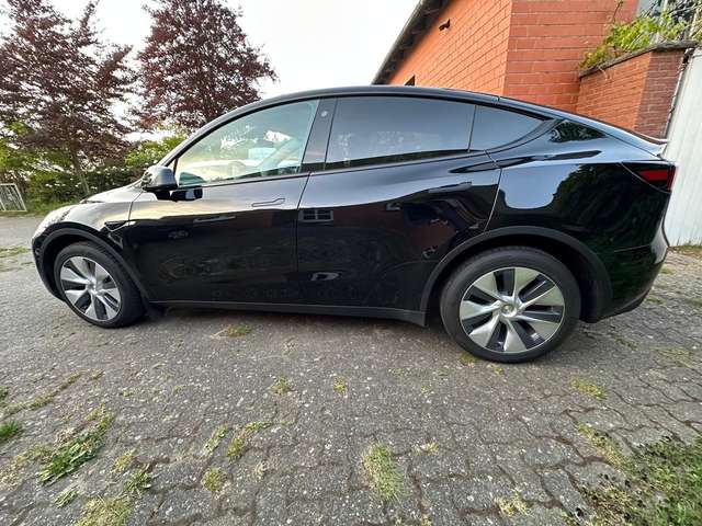 Tesla Model Y Model Y RWD