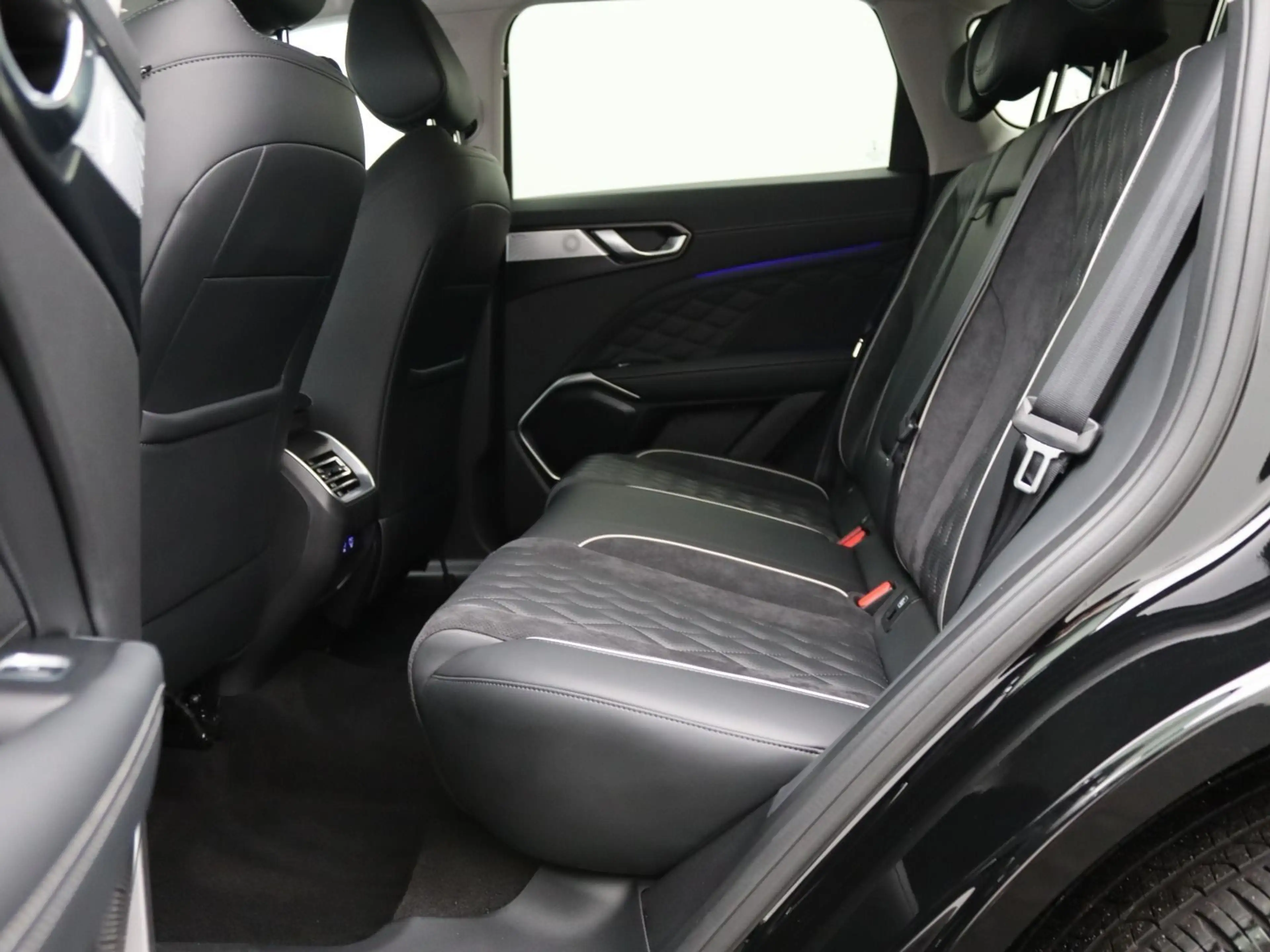 GWM WEY 03 WEY 03 Plug-in Hybrid LUXURY / Navi, 360°, HuD — photo 8