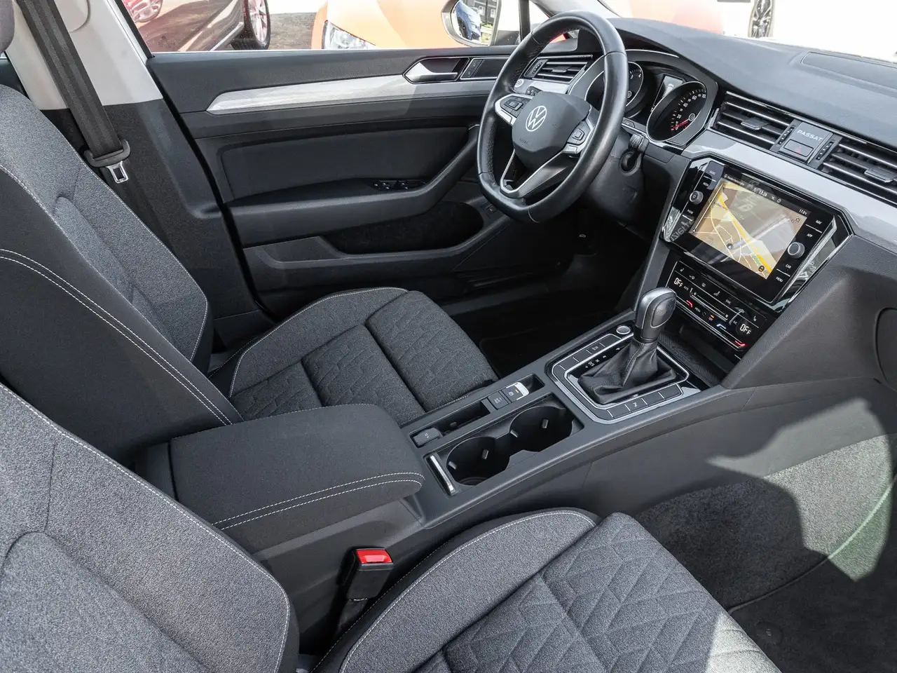 Volkswagen Passat Variant 1.5 TSI DSG Business 9