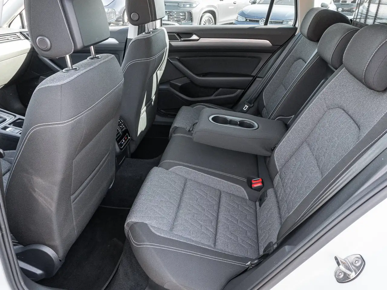 Volkswagen Passat Variant 1.5 TSI DSG Business 17