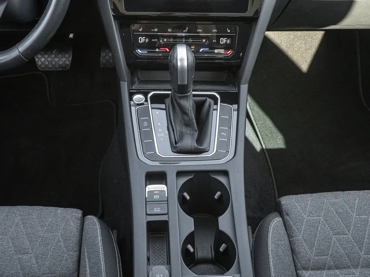 Volkswagen Passat Variant 1.5 TSI DSG Business 15