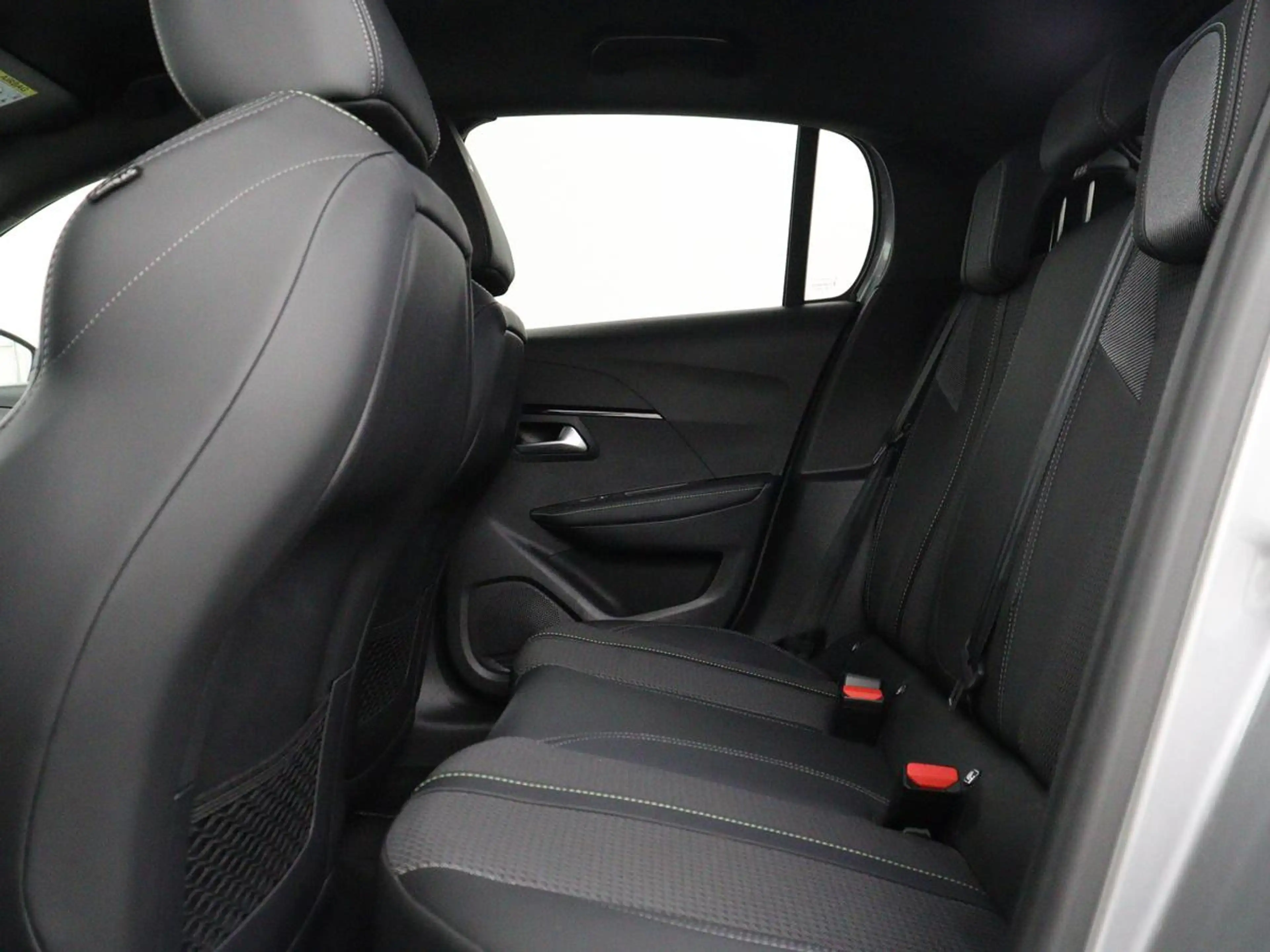 Peugeot e-208 EV GT 350 50 kWh | SOH 92,2% | Half leder | Stoelv — photo 6