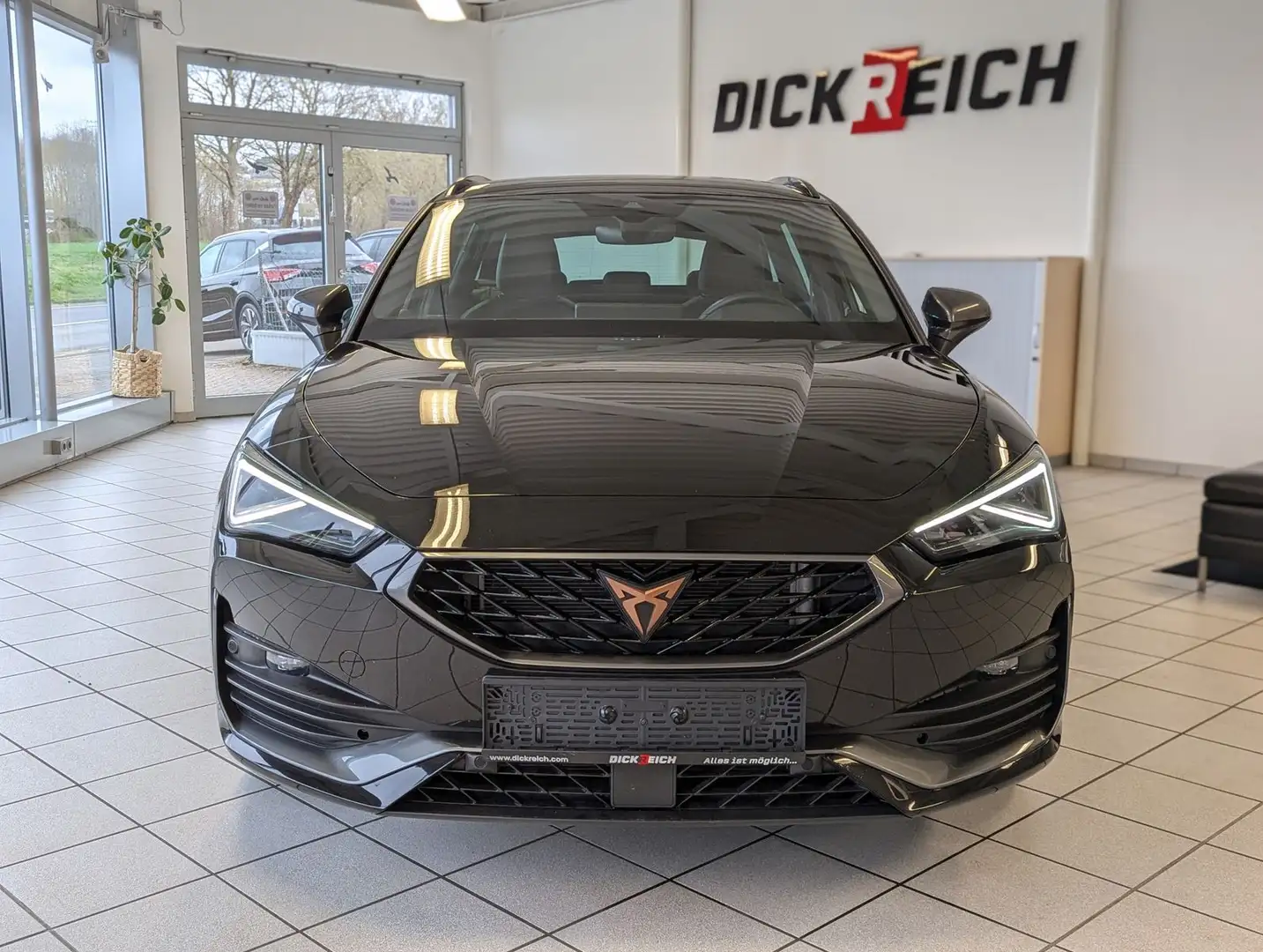 CUPRA Leon 1.5eTSI DSG Matrix Cam Vision+ Full Link Zwart - 2