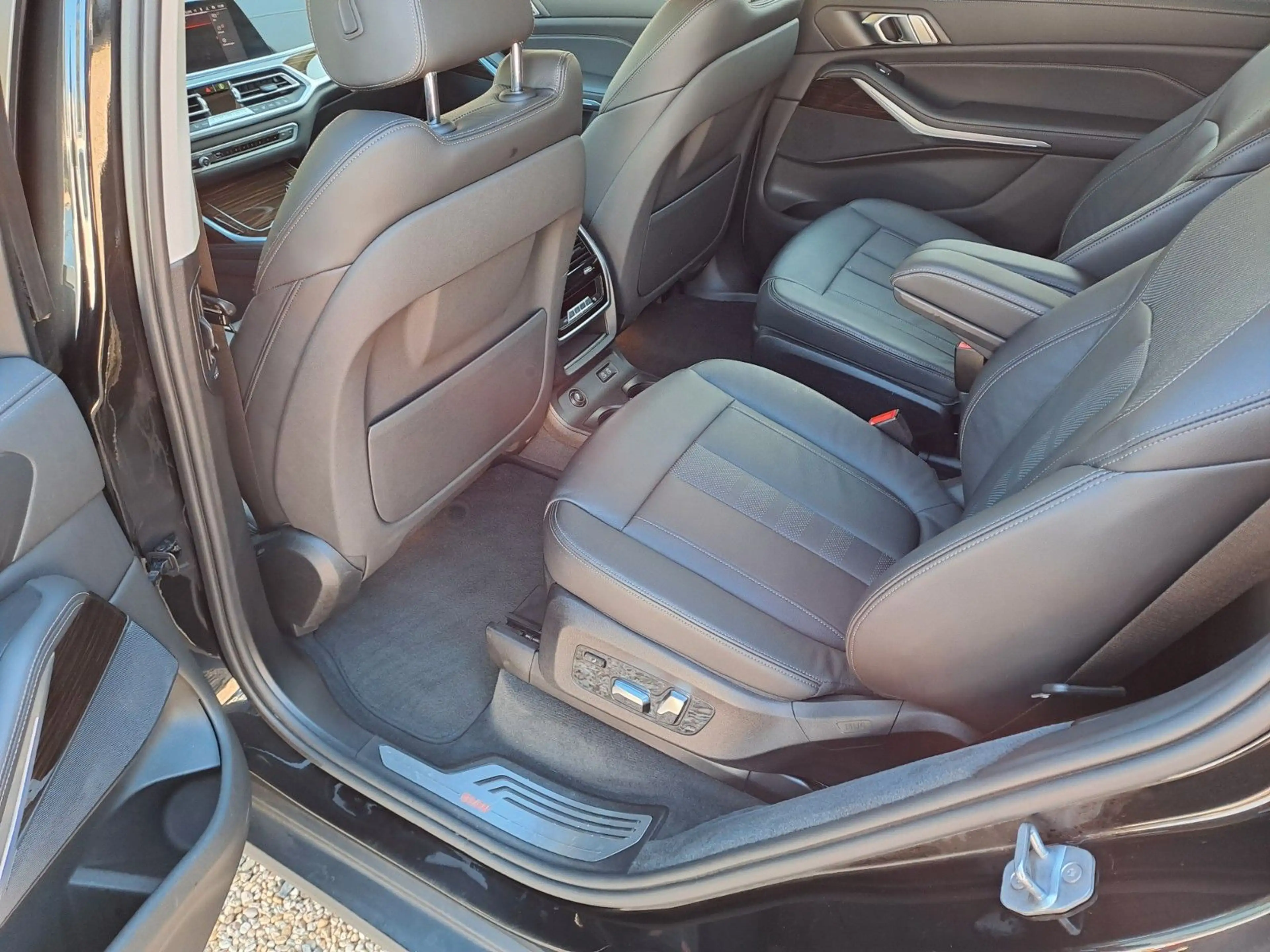 BMW X7 xDrive 40 i*1 HD*PANORAMA*45TKM*LASER*6 SITZE — photo 9