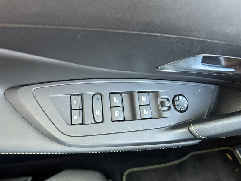 Peugeot 408 PHEV 225 GT ACC+LED+Navi+2xKlima+360+Kam.+PDC — photo 12