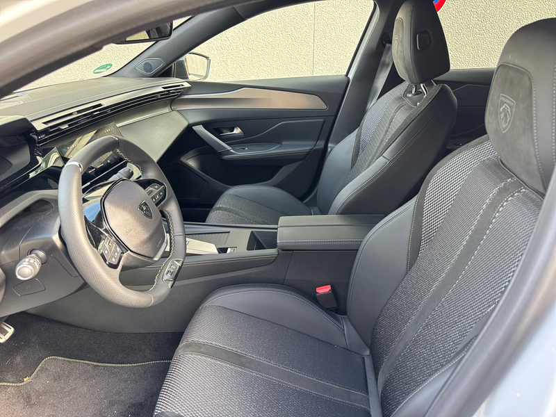 Peugeot 408 PHEV 225 GT ACC+LED+Navi+2xKlima+360+Kam.+PDC — photo 6