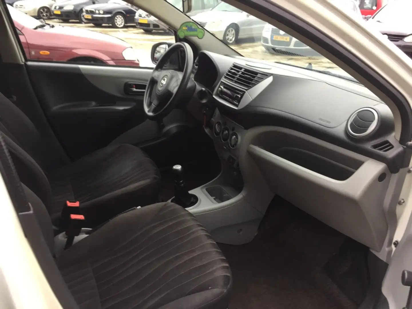 Nissan Pixo 1.0 Visia Blanc - 2