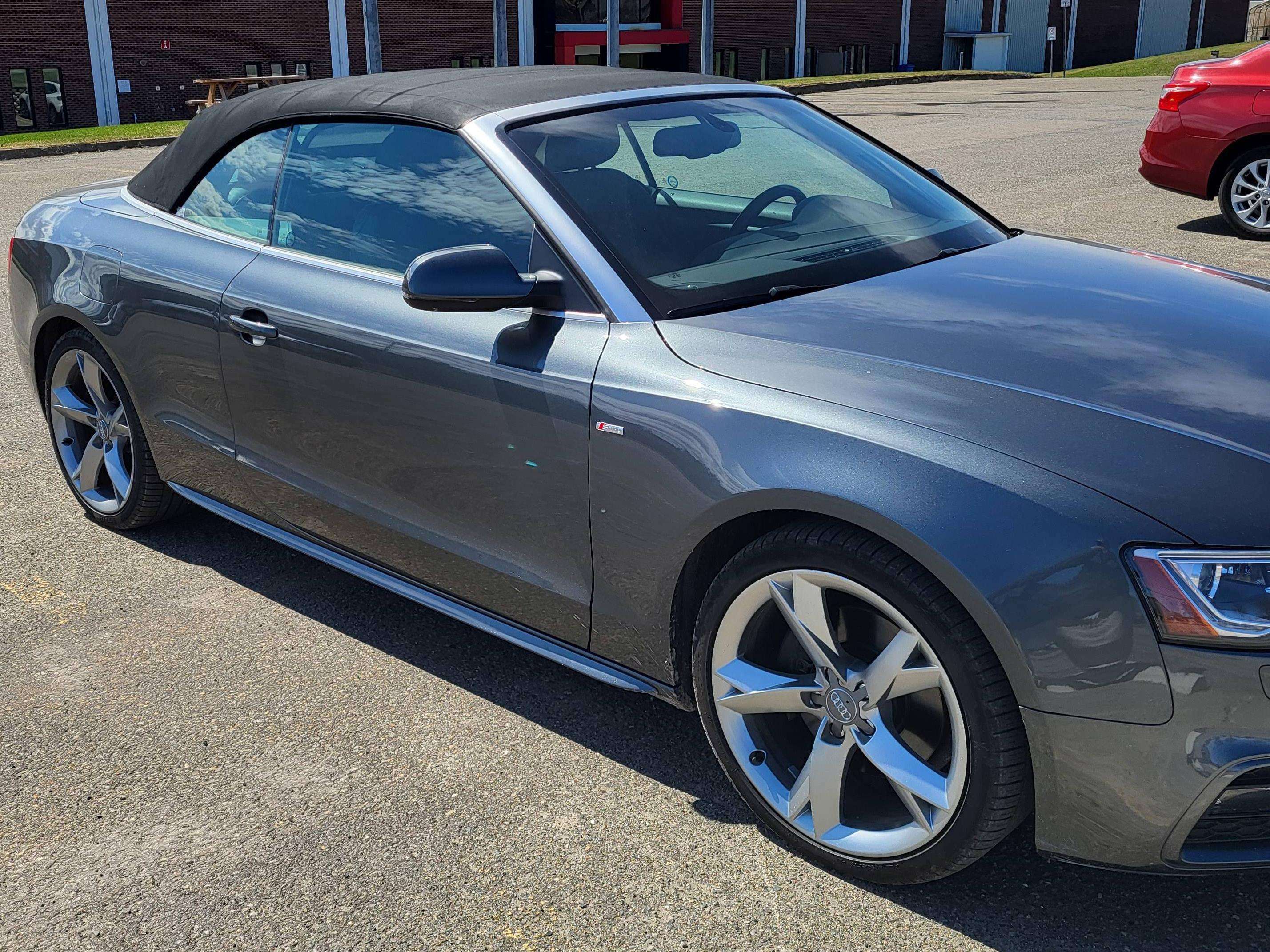 2013 Audi A5 Cabriolet S line 2.0 .Très bonne état. Un bijoux. thumb 8