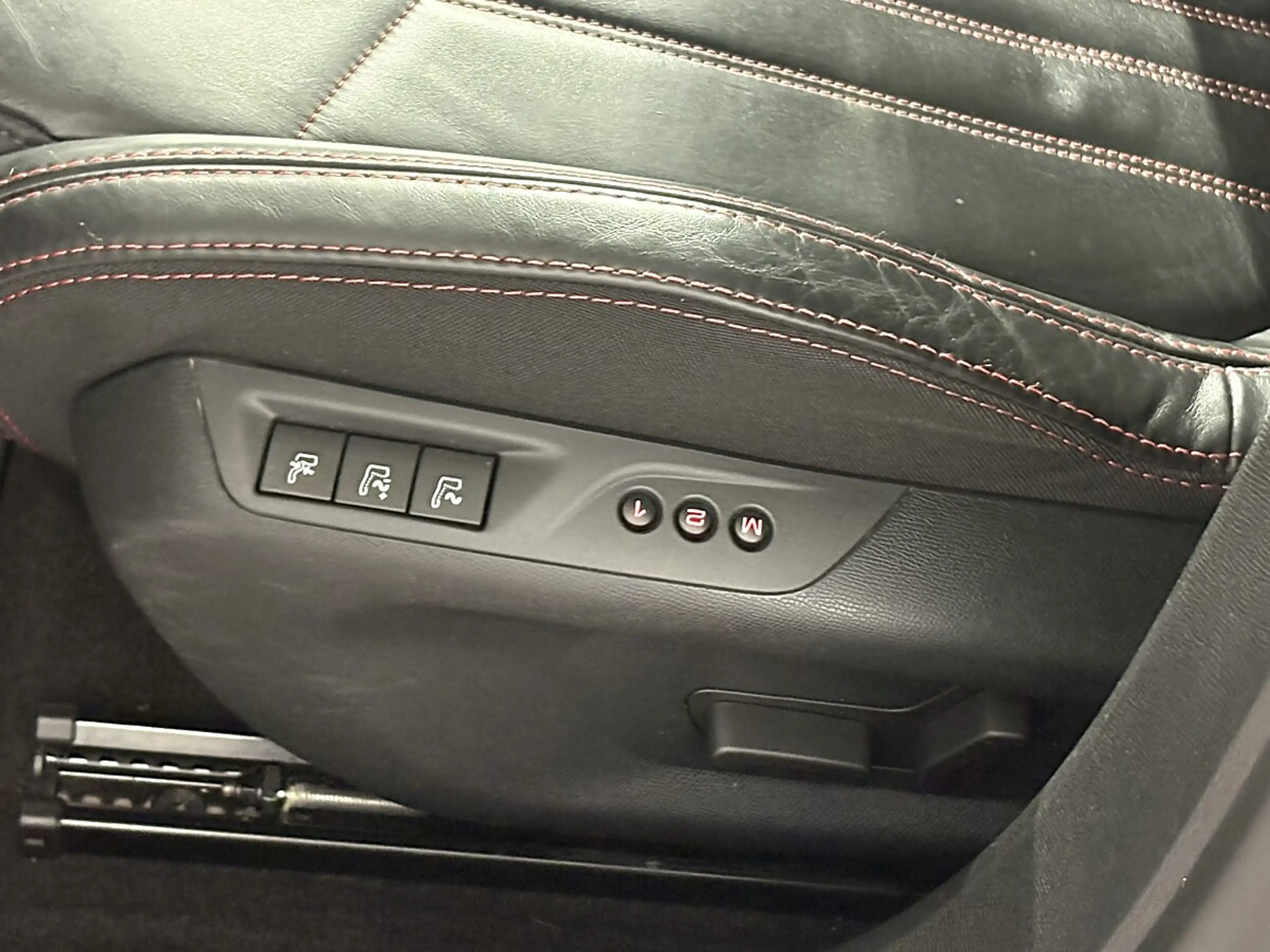 Peugeot 308 2,0 BlueHDI 180 GT EAT8 S&S — photo 15