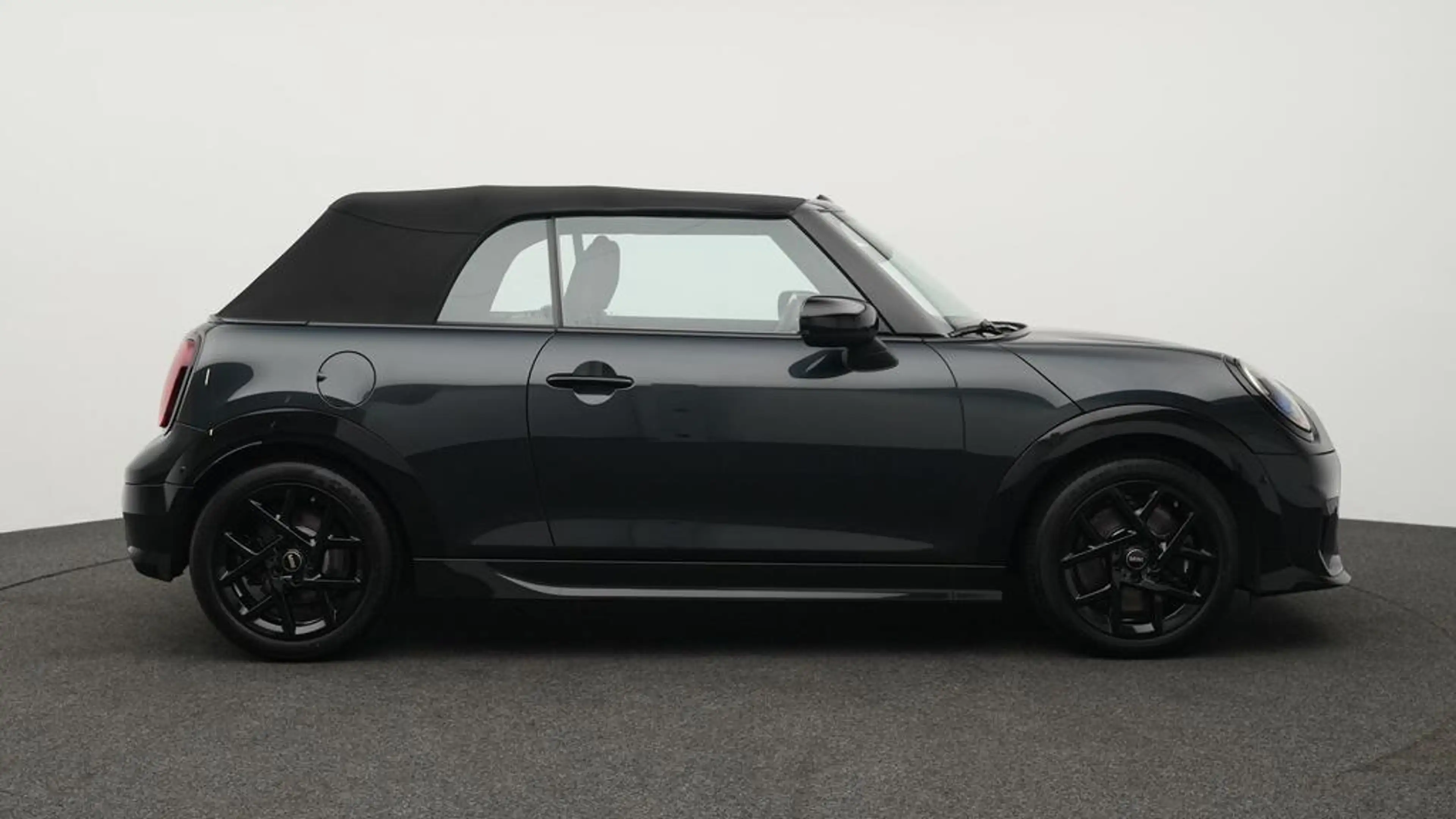 MINI Cooper S Cabrio John Cooper Works Trim — photo 2