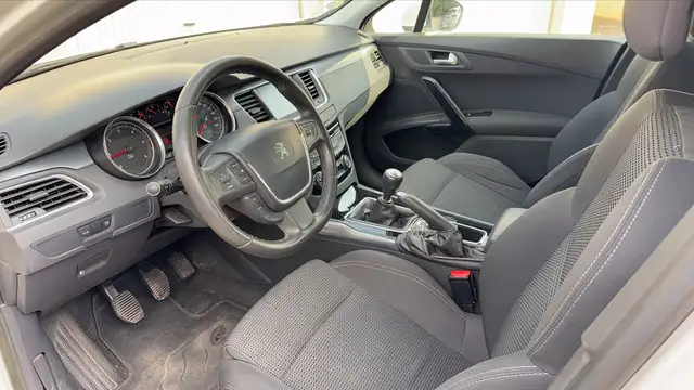 Peugeot 508 view 8