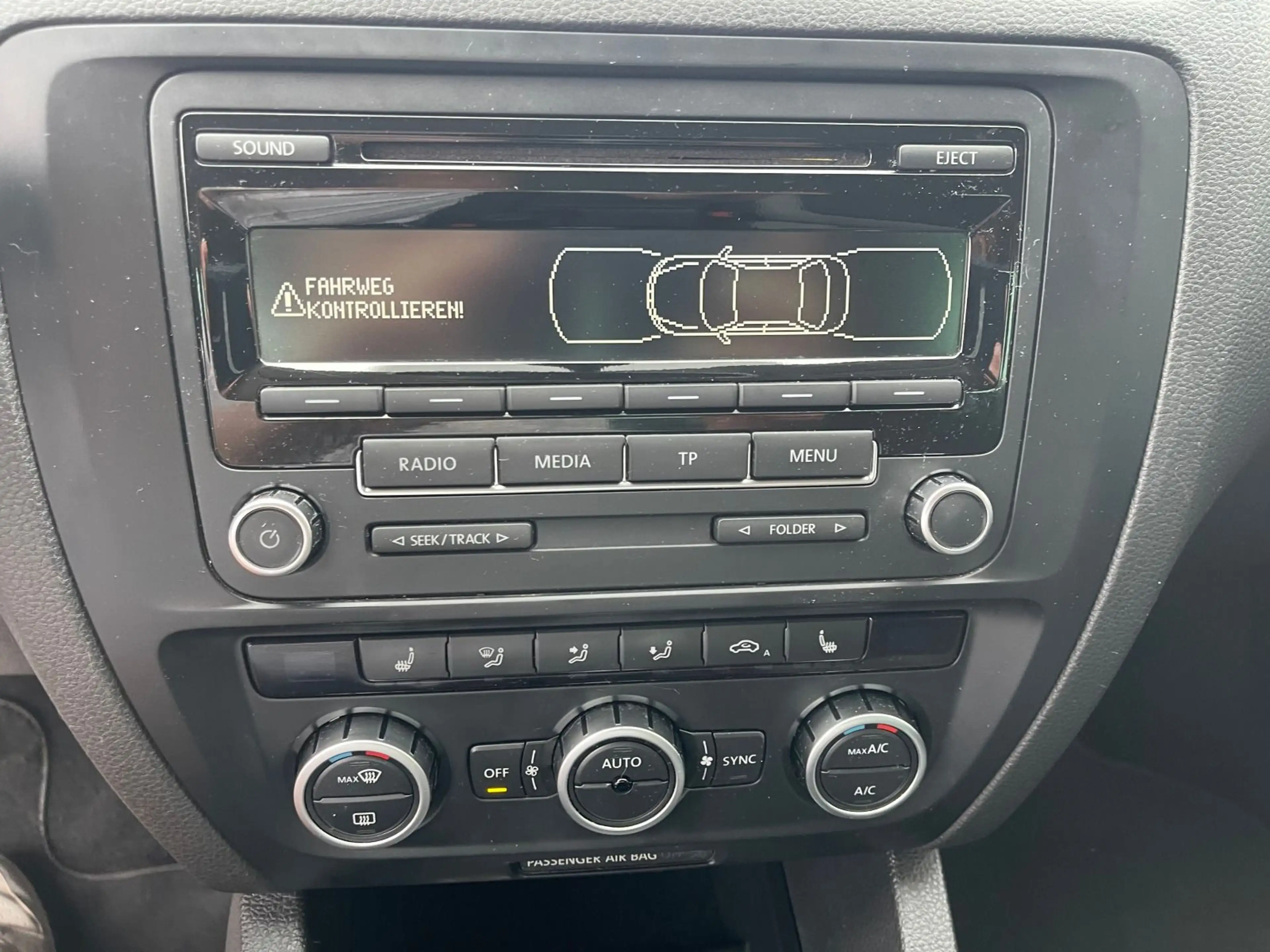 Volkswagen Jetta 1.6 TDi Life Klima AHK — photo 15