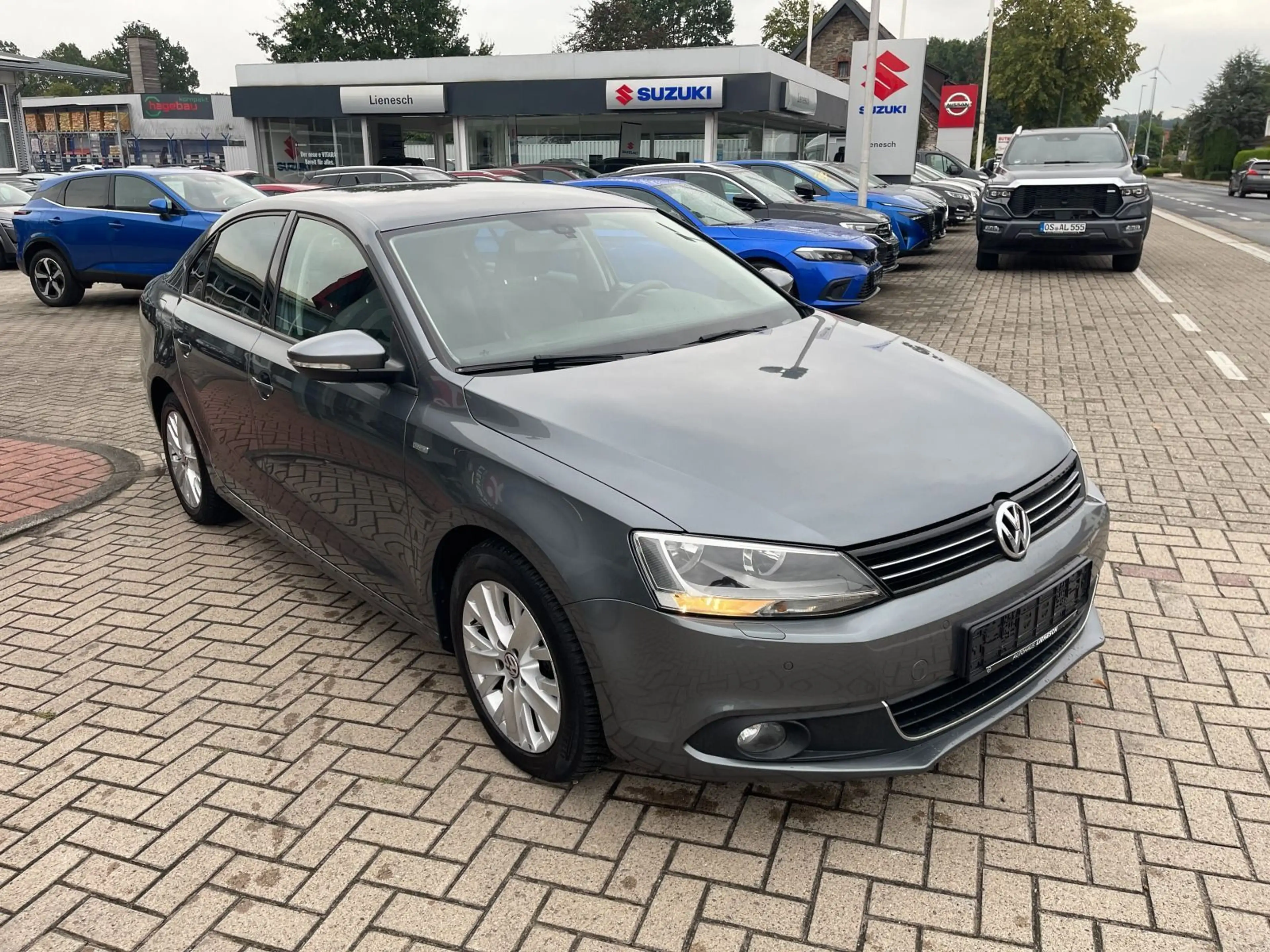 Volkswagen Jetta 1.6 TDi Life Klima AHK — photo 4