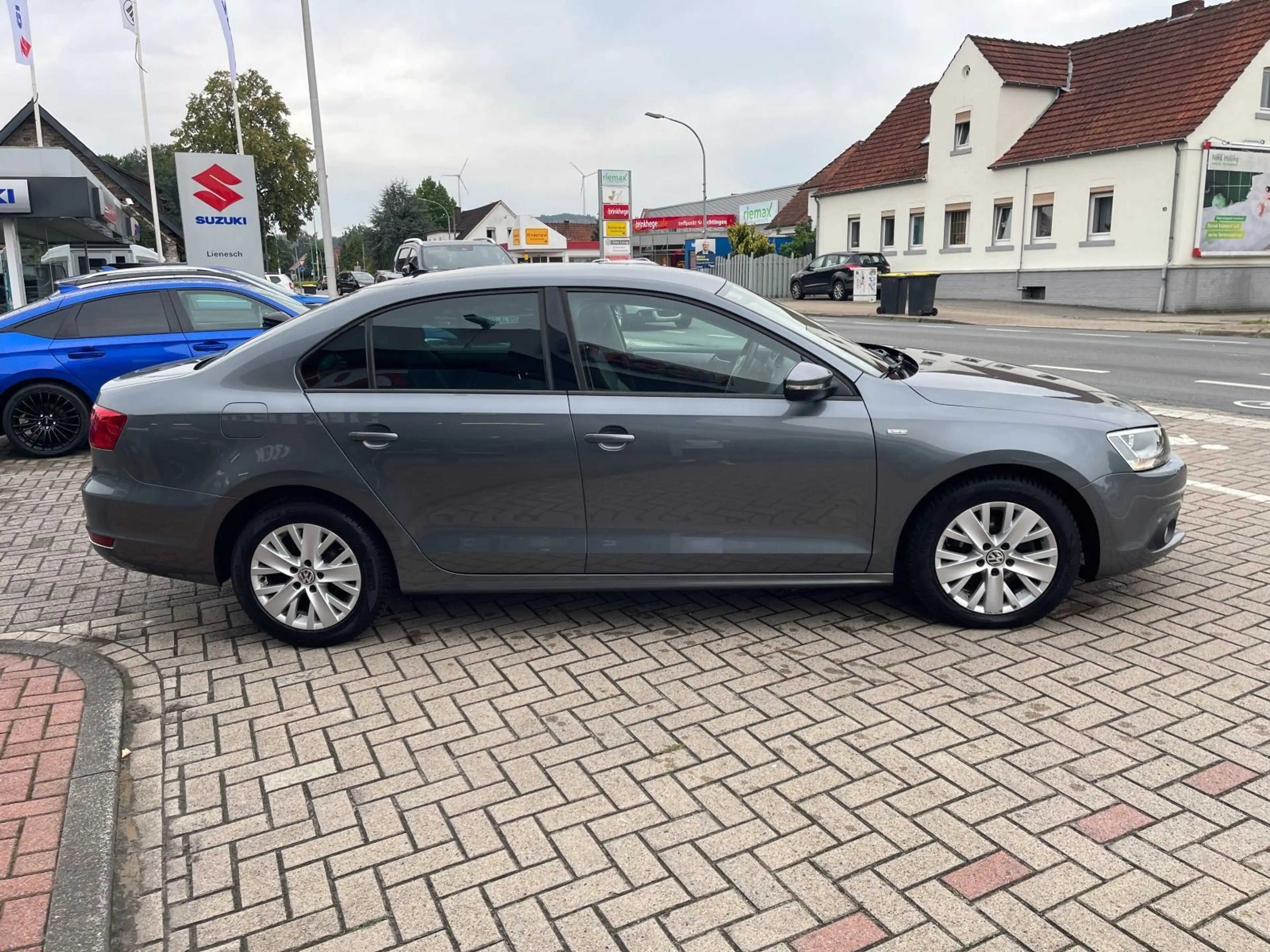 Volkswagen Jetta 1.6 TDi Life Klima AHK — photo 5