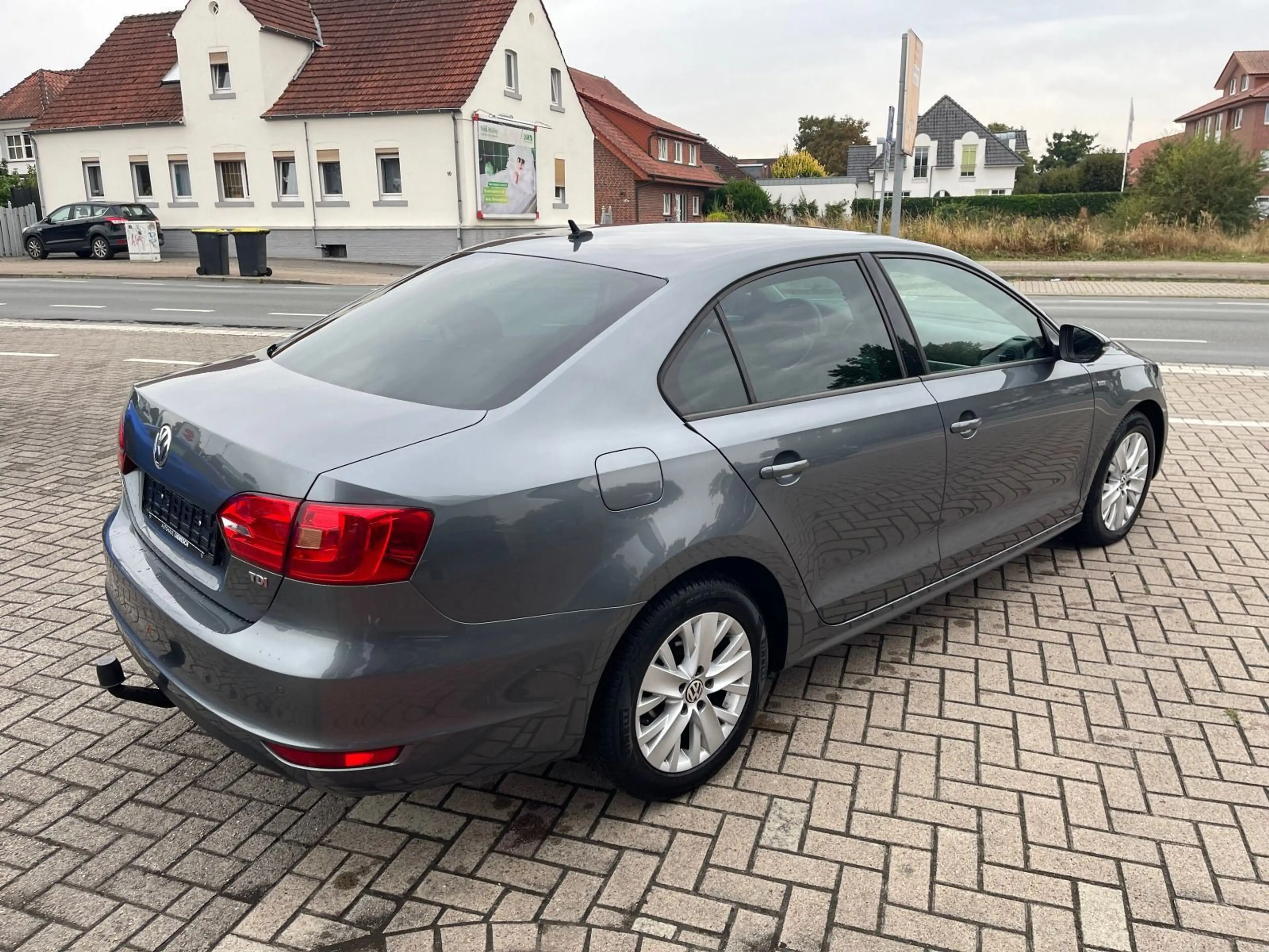 Volkswagen Jetta 1.6 TDi Life Klima AHK — photo 6