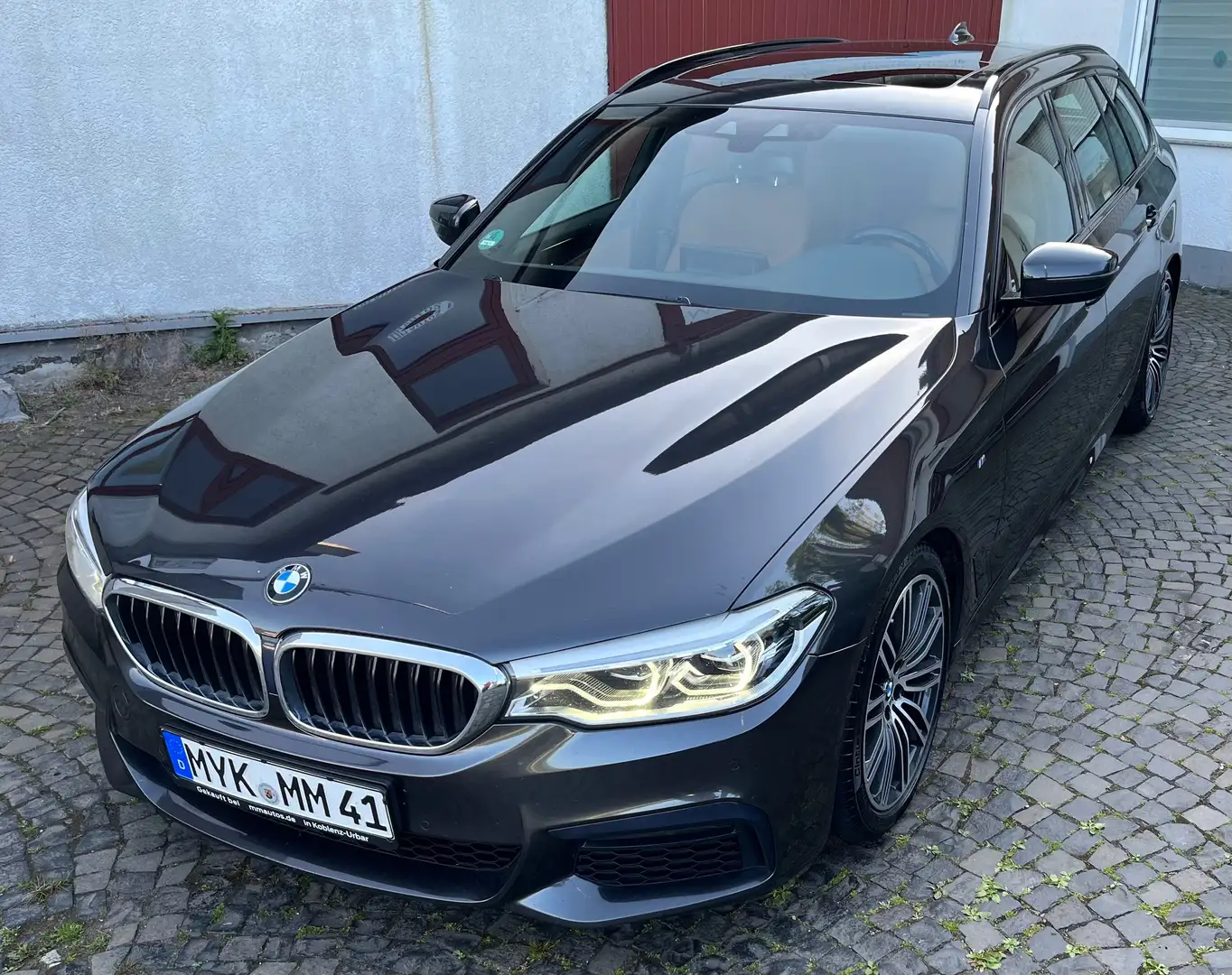 BMW 530 530d Touring Aut. M-Paket Komfortsitze Gris - 1