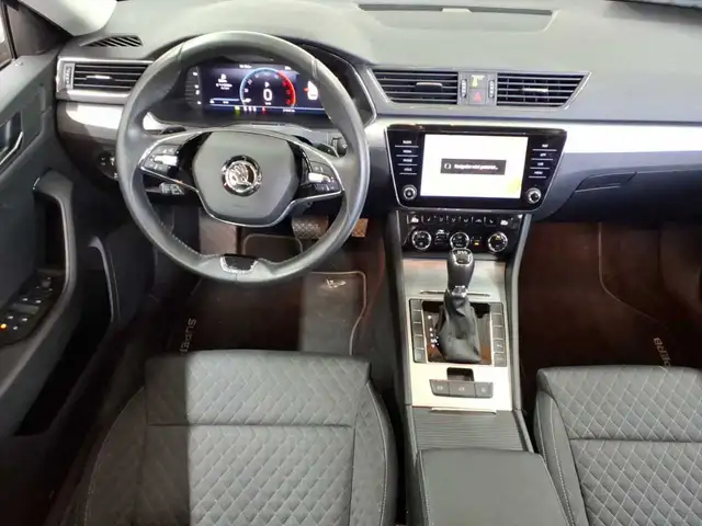 Skoda Superb view 10