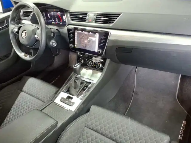 Skoda Superb view 9