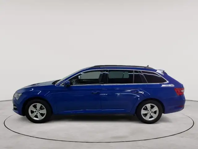 Skoda Superb view 6