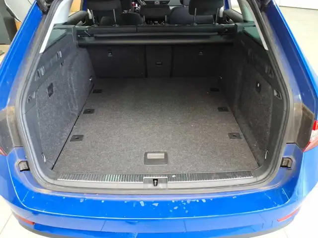 Skoda Superb view 15