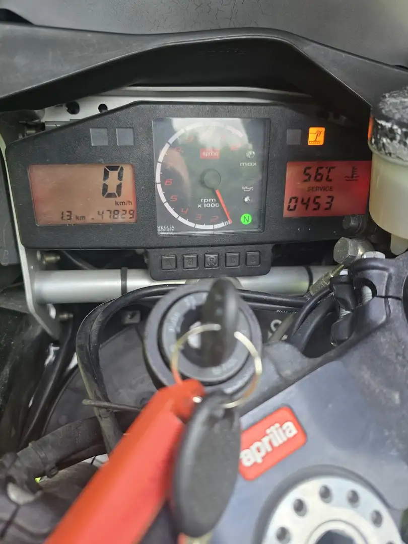 Aprilia RSV Mille 1000 ccm Černá - 2