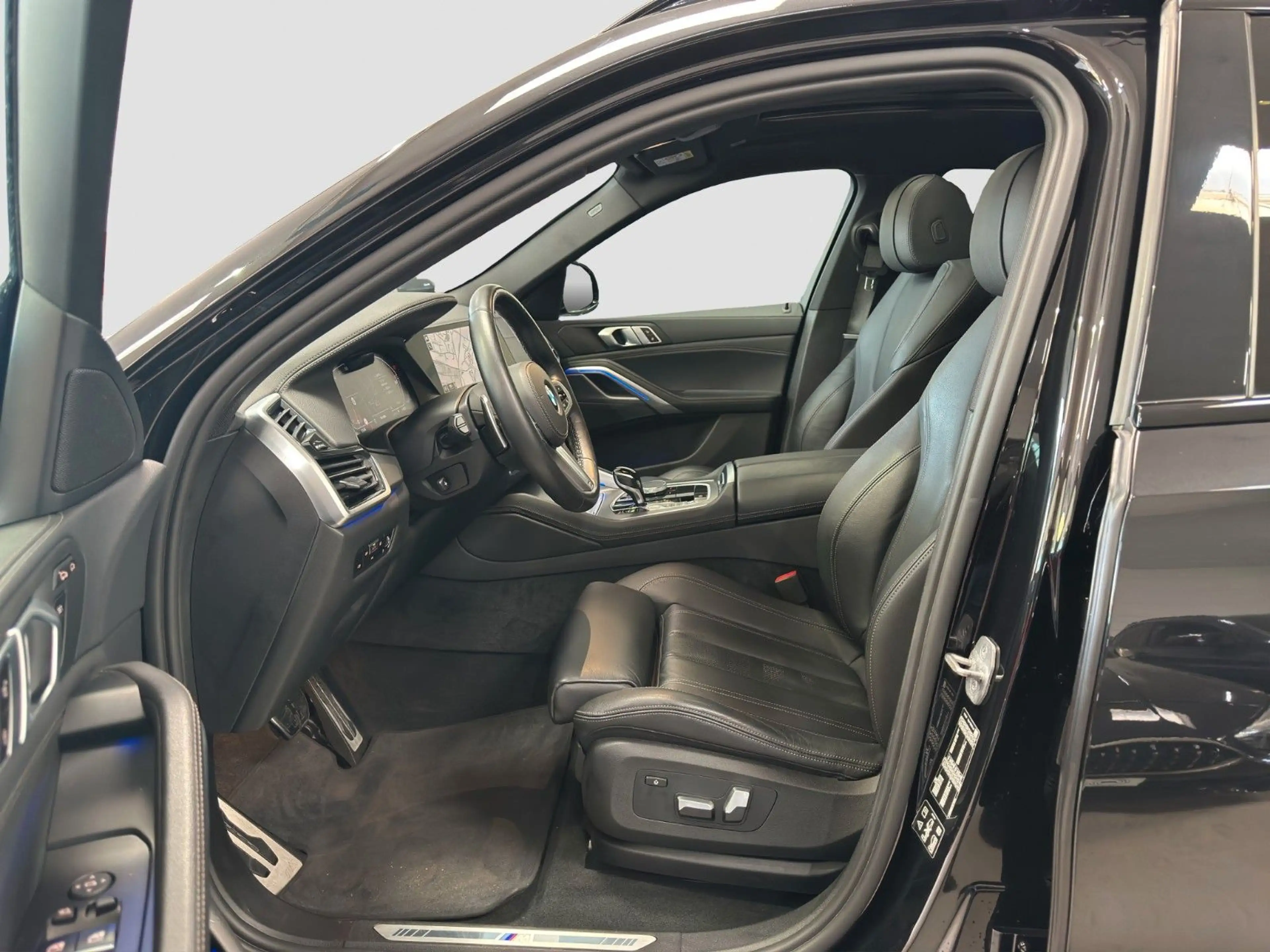 BMW X6 40d M-SPORT LASER ACC PANO 21" HUD HiFi 360° — photo 11