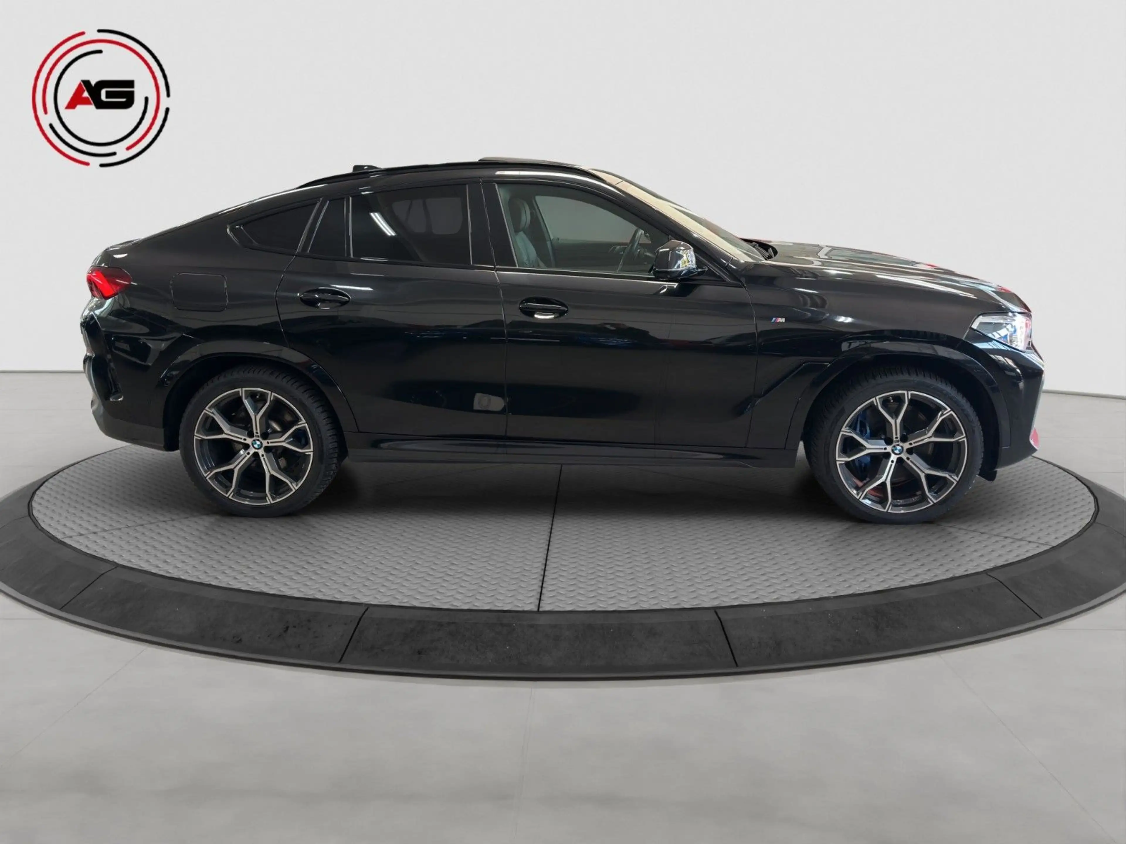 BMW X6 40d M-SPORT LASER ACC PANO 21" HUD HiFi 360° — photo 4