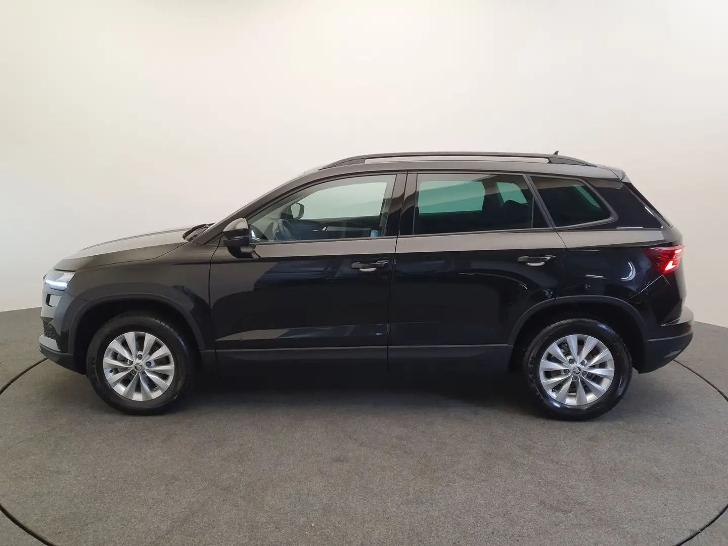 Skoda Karoq 1.0 TSI 110pk Business Edition Camera, Cruise cont Zwart - 2