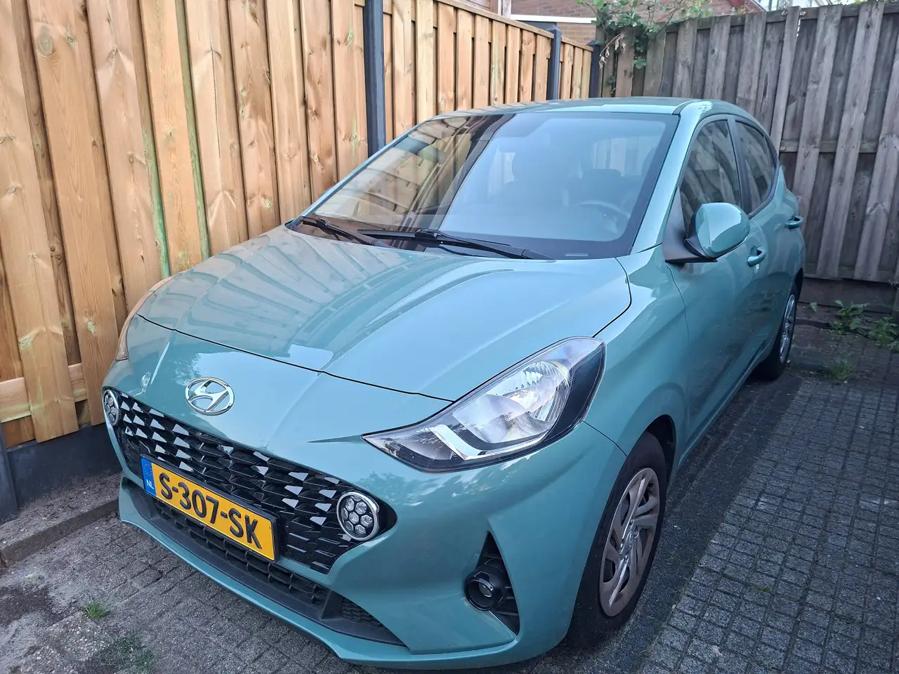Hyundai i10