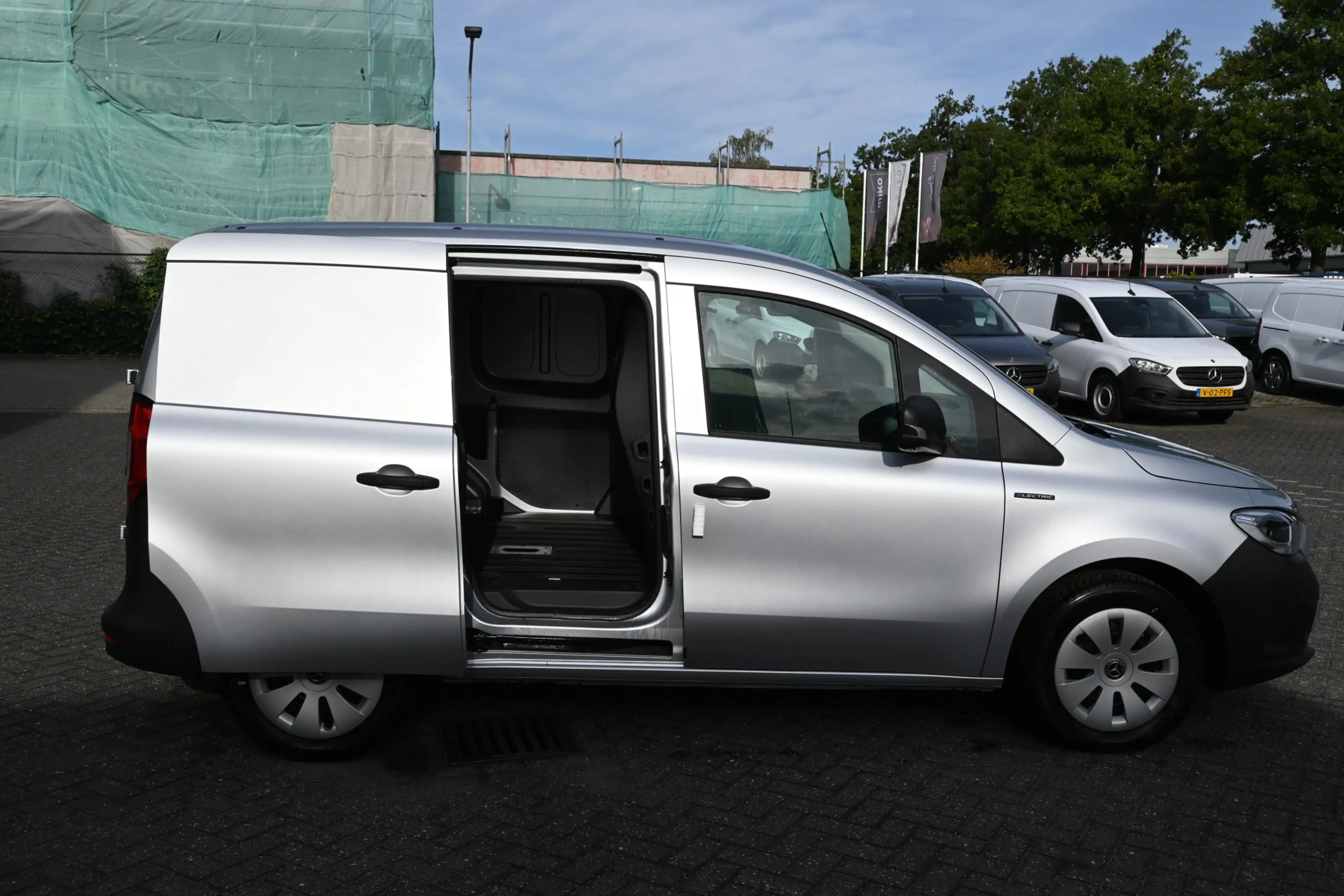 Mercedes-Benz Citan eCitan 112 L1 51 kWh AC 22kW/DC 75kW, Climate cont — photo 5