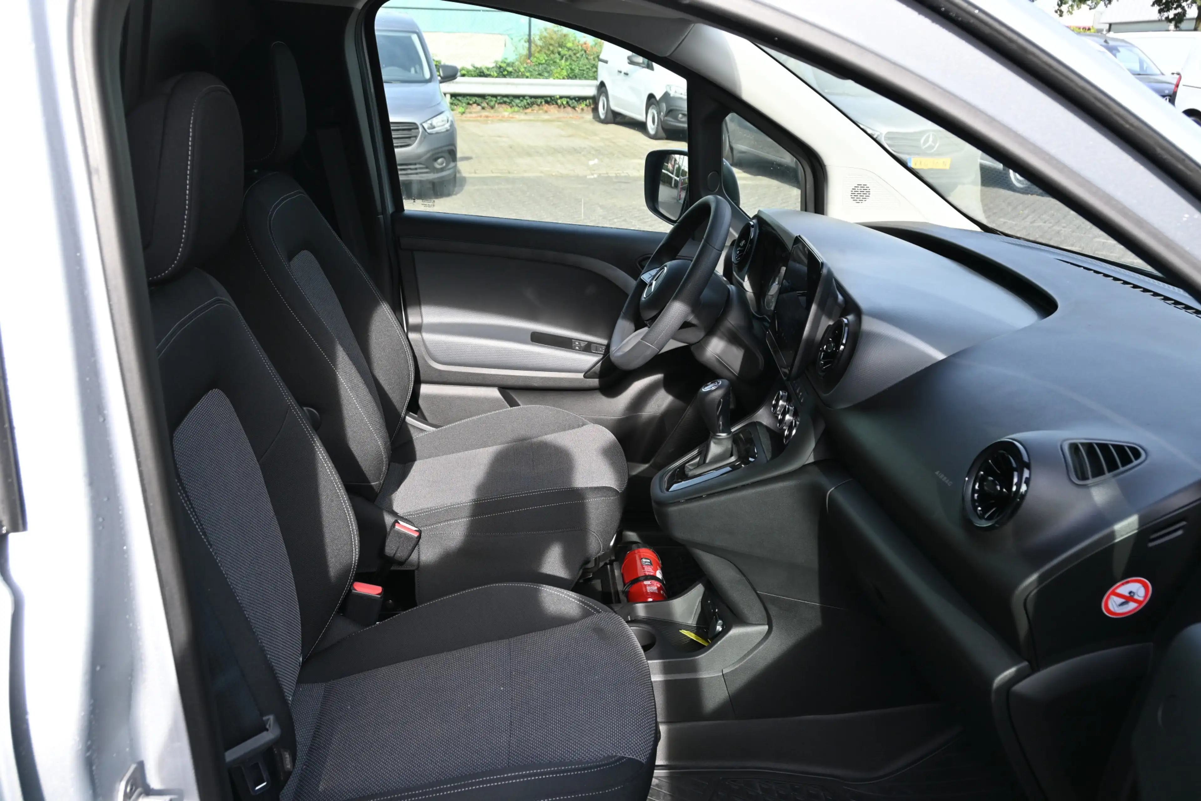 Mercedes-Benz Citan eCitan 112 L1 51 kWh AC 22kW/DC 75kW, Climate cont — photo 4