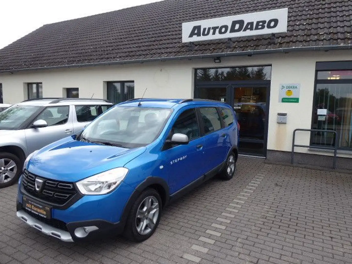 Dacia Lodgy Stepway Plus Blau - 1