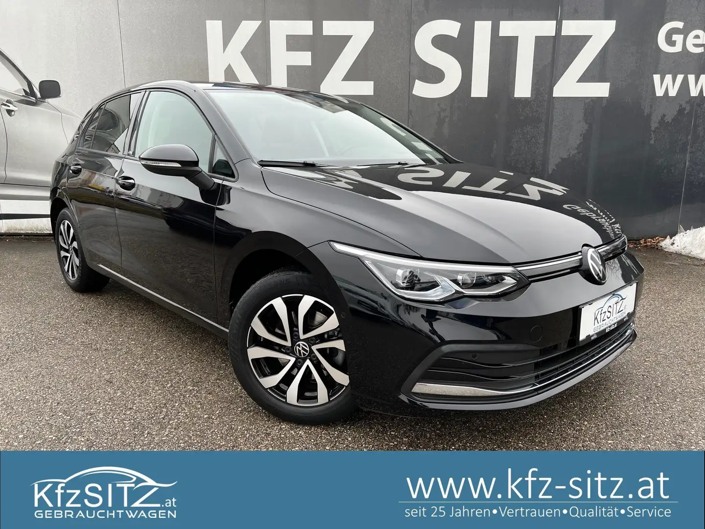 Volkswagen Golf 1,5 TSI ACT Active | NP: € 42.700 Schwarz - 1