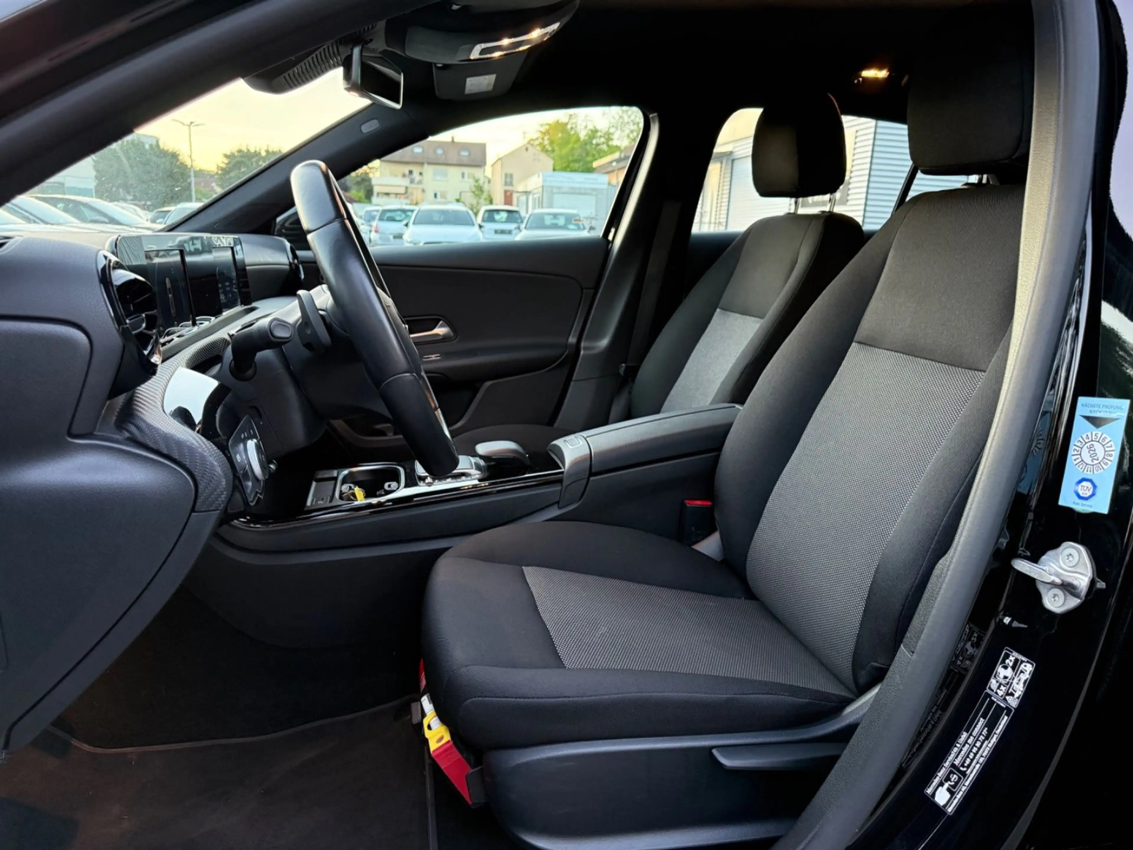Mercedes-Benz A 220 d — photo 13