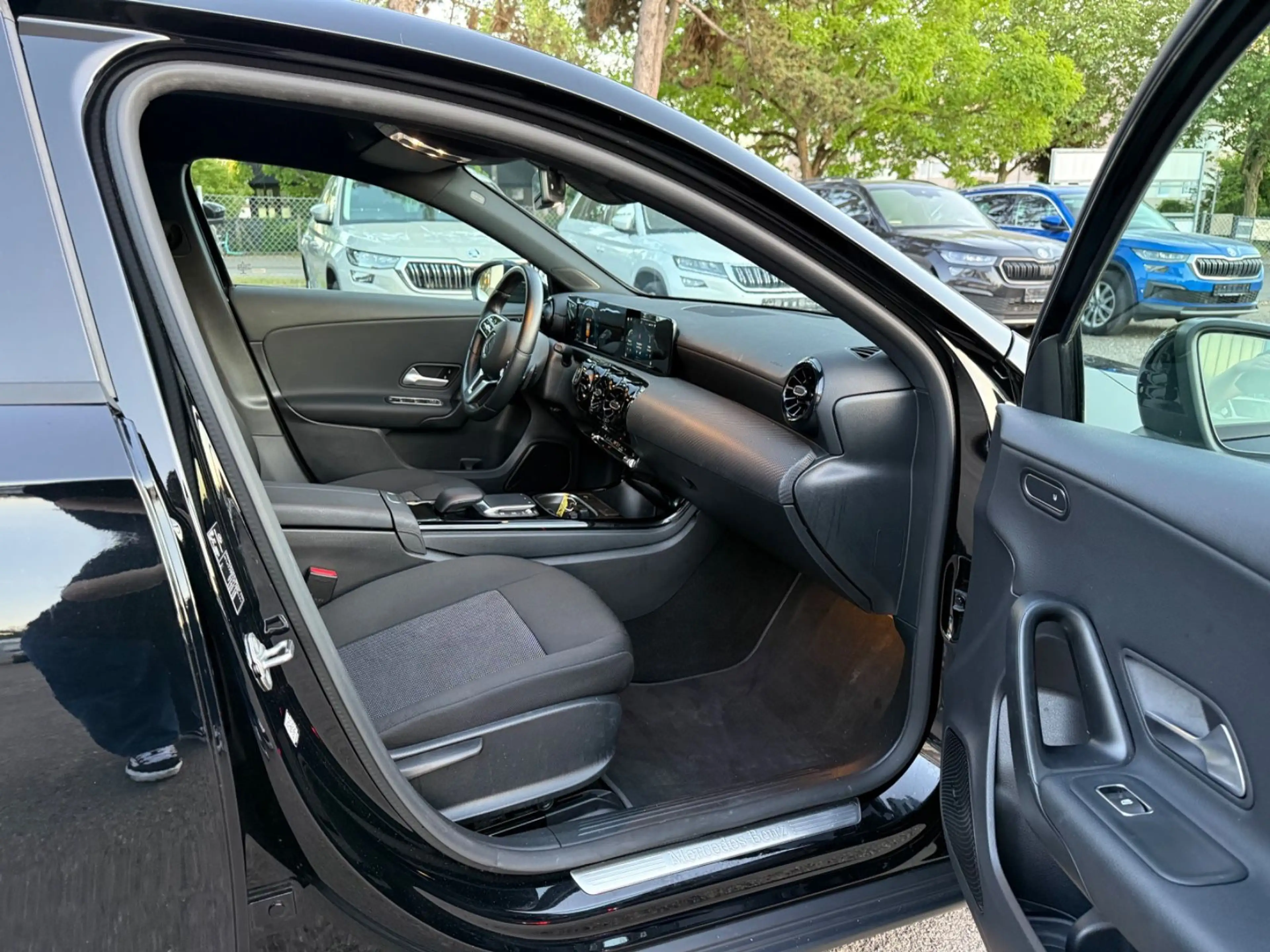 Mercedes-Benz A 220 d — photo 12