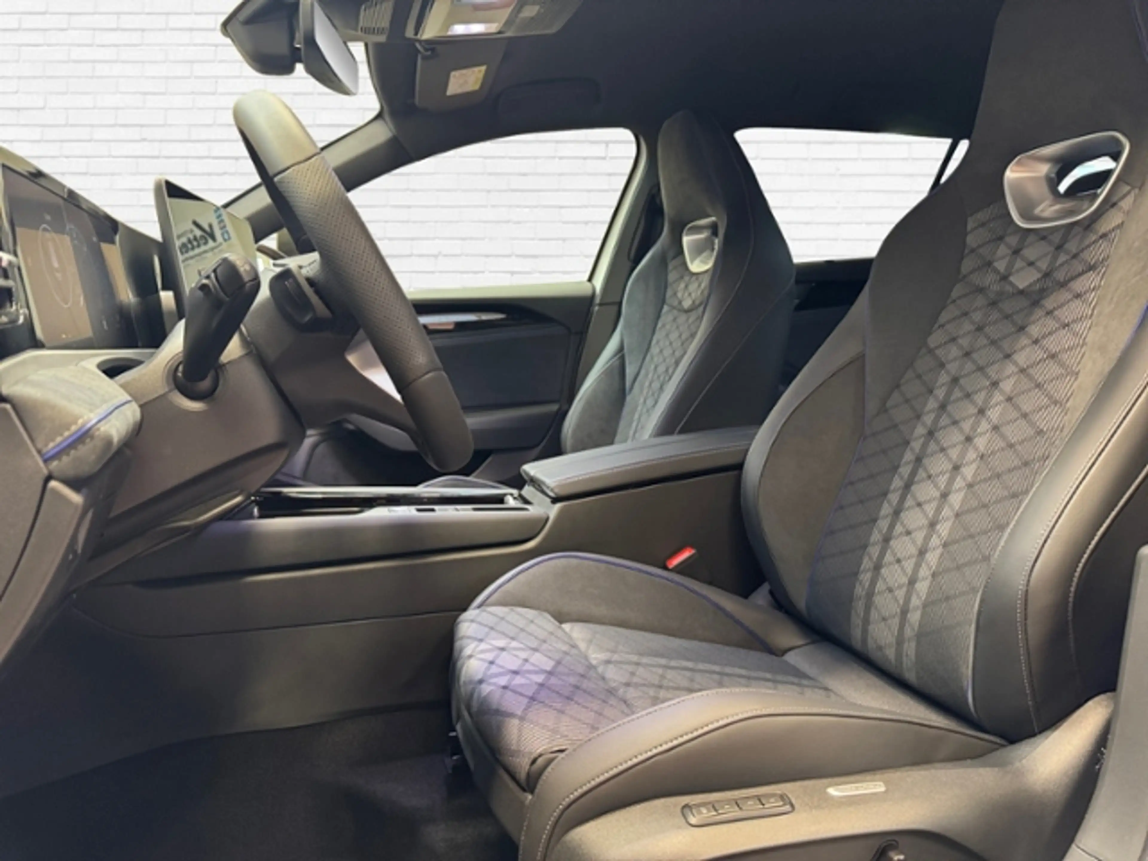 Volkswagen Passat R-Line 2,0 l TDI 110 kW (150 PS) 7-Gang-DSG KLIMA — photo 9