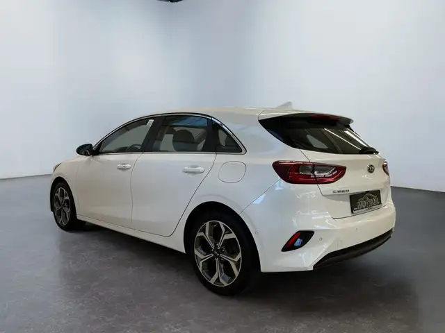Kia Ceed view 4
