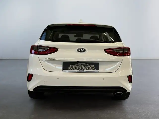 Kia Ceed view 5