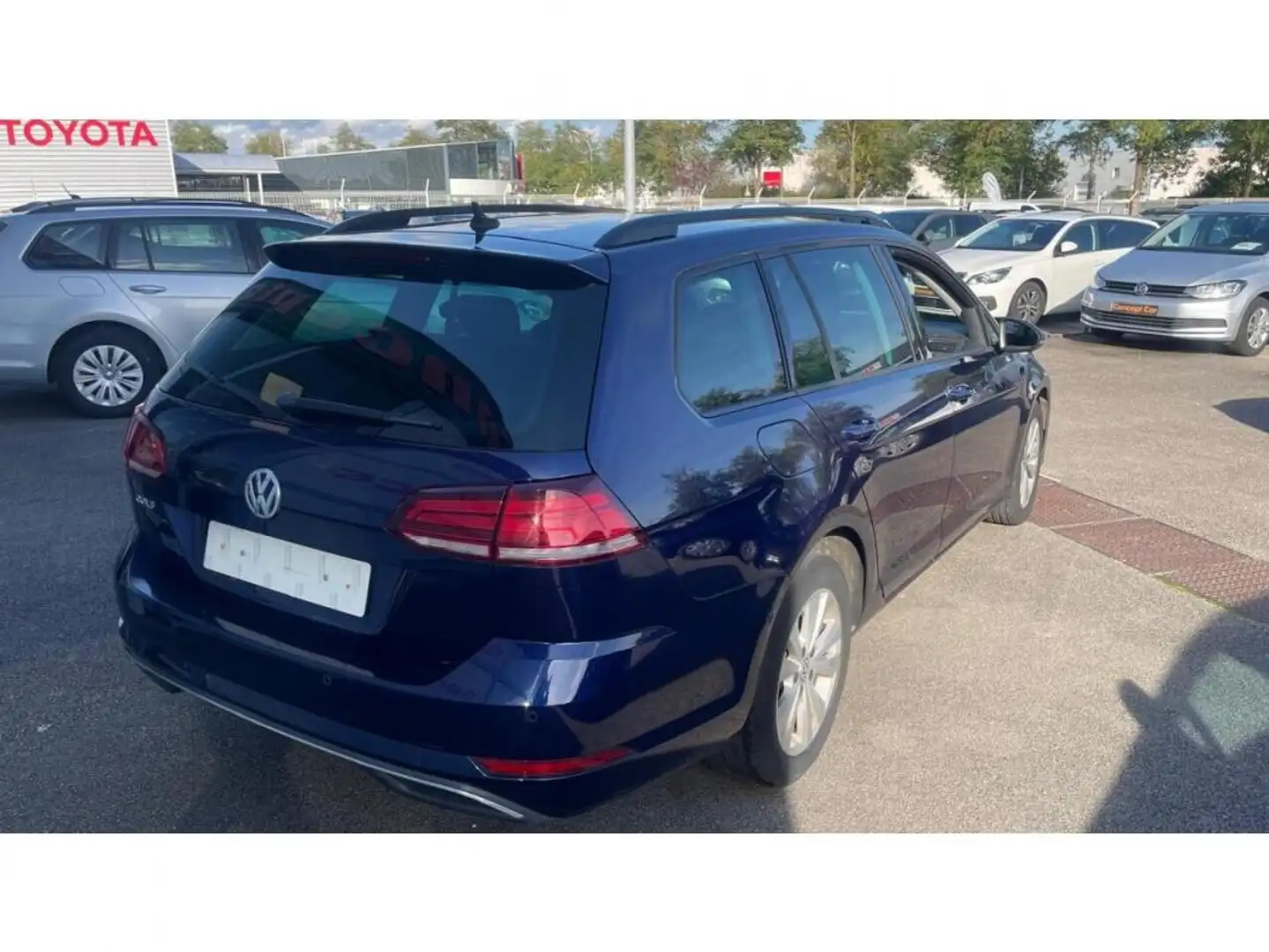 Volkswagen Business 1.6 TDI 115cv + Aide au stationnement avant et arrière + Sièges chauffants AV Blue - 2