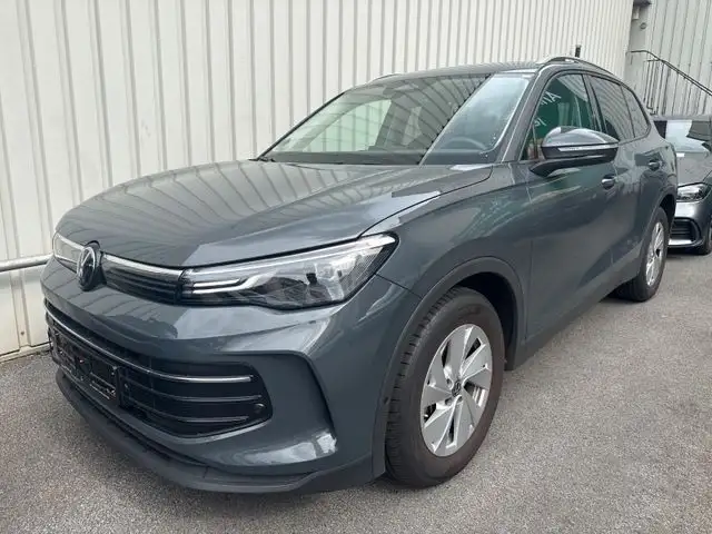 Volkswagen Tiguan main image