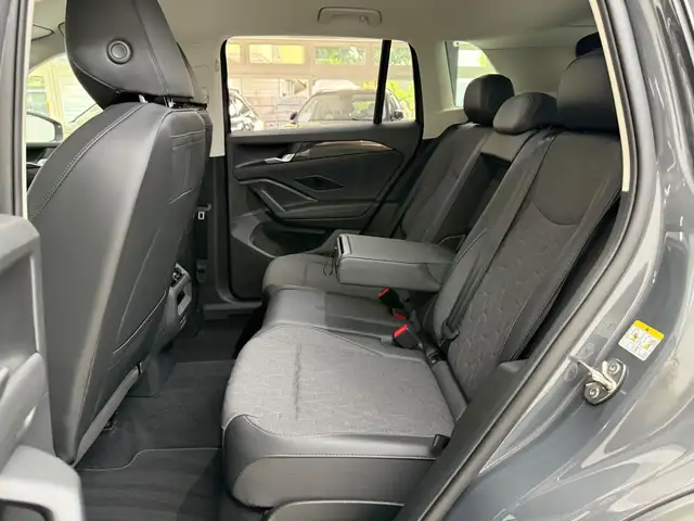 Volkswagen Tiguan view 15