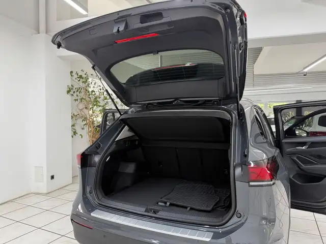 Volkswagen Tiguan view 10