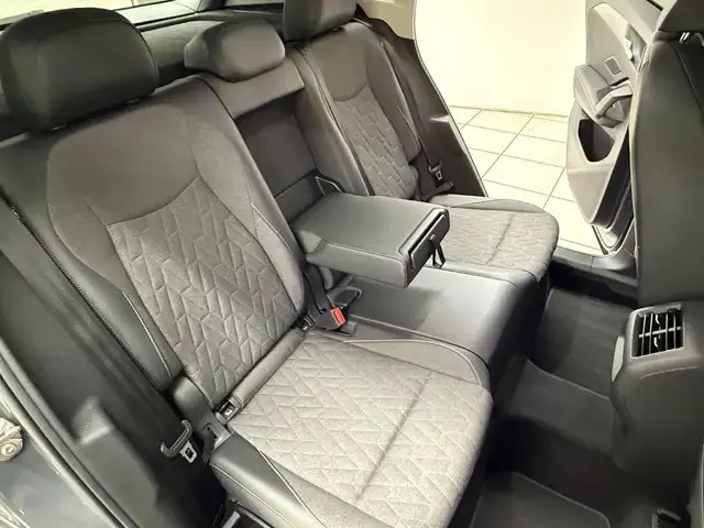 Volkswagen Tiguan view 13
