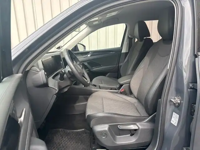 Volkswagen Tiguan view 5