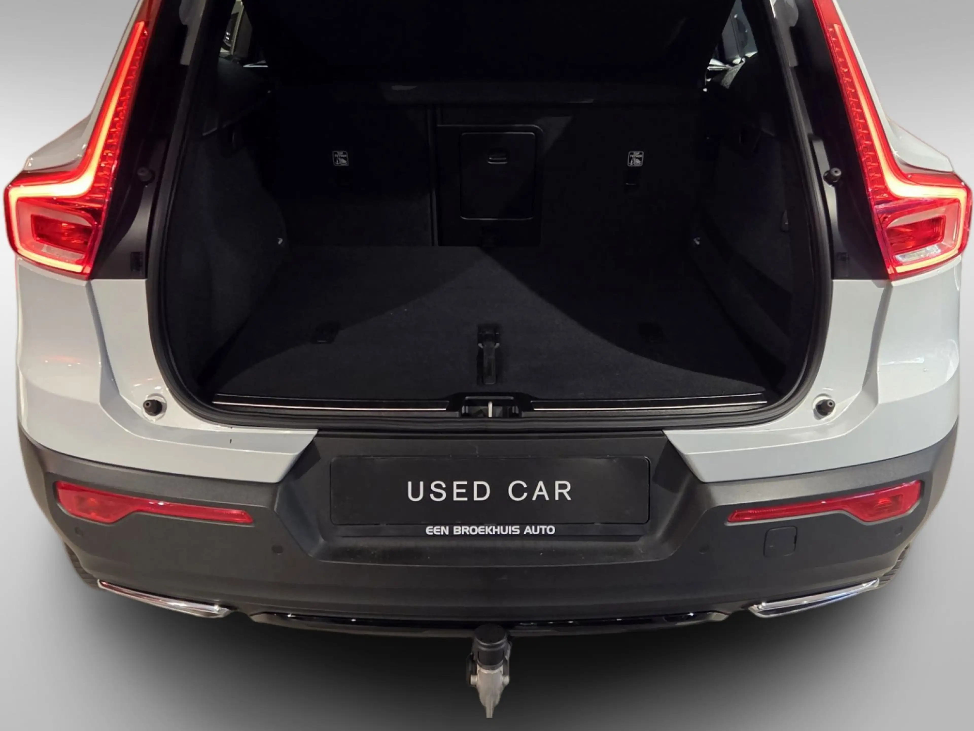 Volvo XC40 2.0 T4 R-Design | Trekhaak | Camera | Adaptive Cru — photo 6