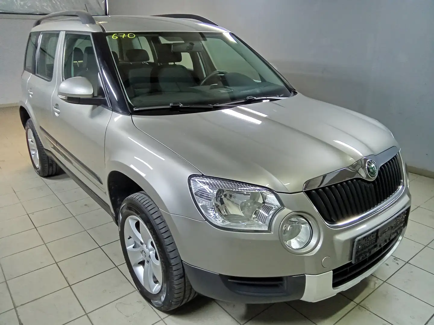 Skoda Yeti Active Plus Edition 4x4 Gri - 2