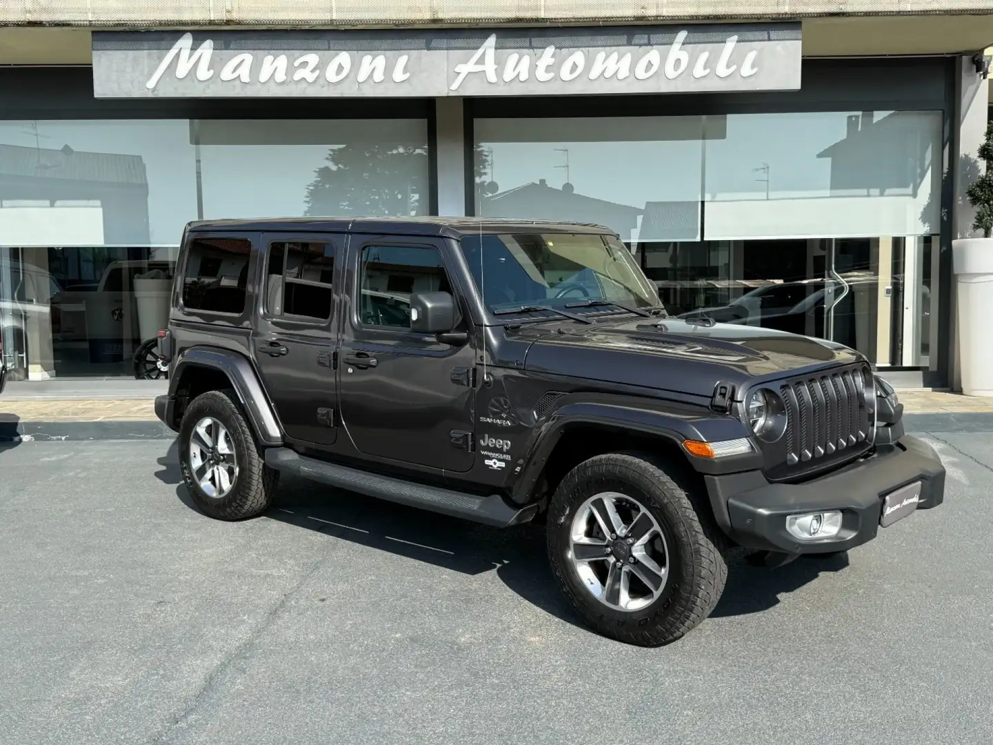 Jeep Wrangler Unlimited 2.2 Mjt II Sahara iva esposta Grigio - 1