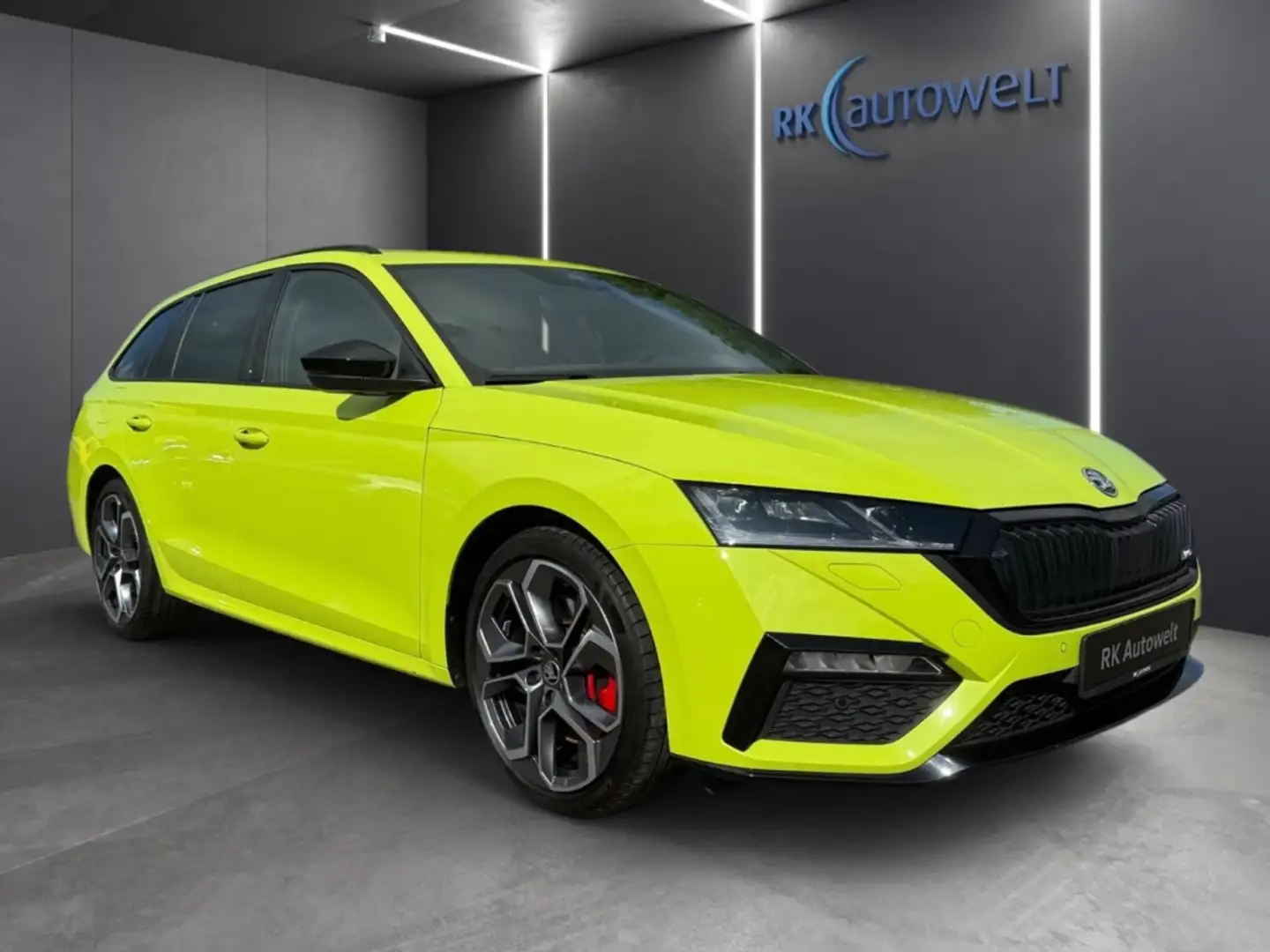 Skoda Octavia Combi RS 2.0 TSI DSG Navi LED ACC RearView Grün - 2