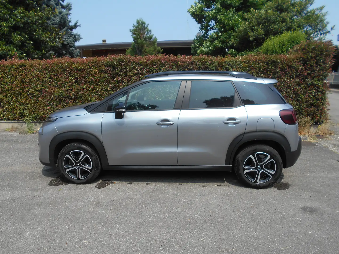 Citroen C3 Aircross 1.2T 110cv SHINE SENZA OBBLIGO SERVIZI Srebrny - 1