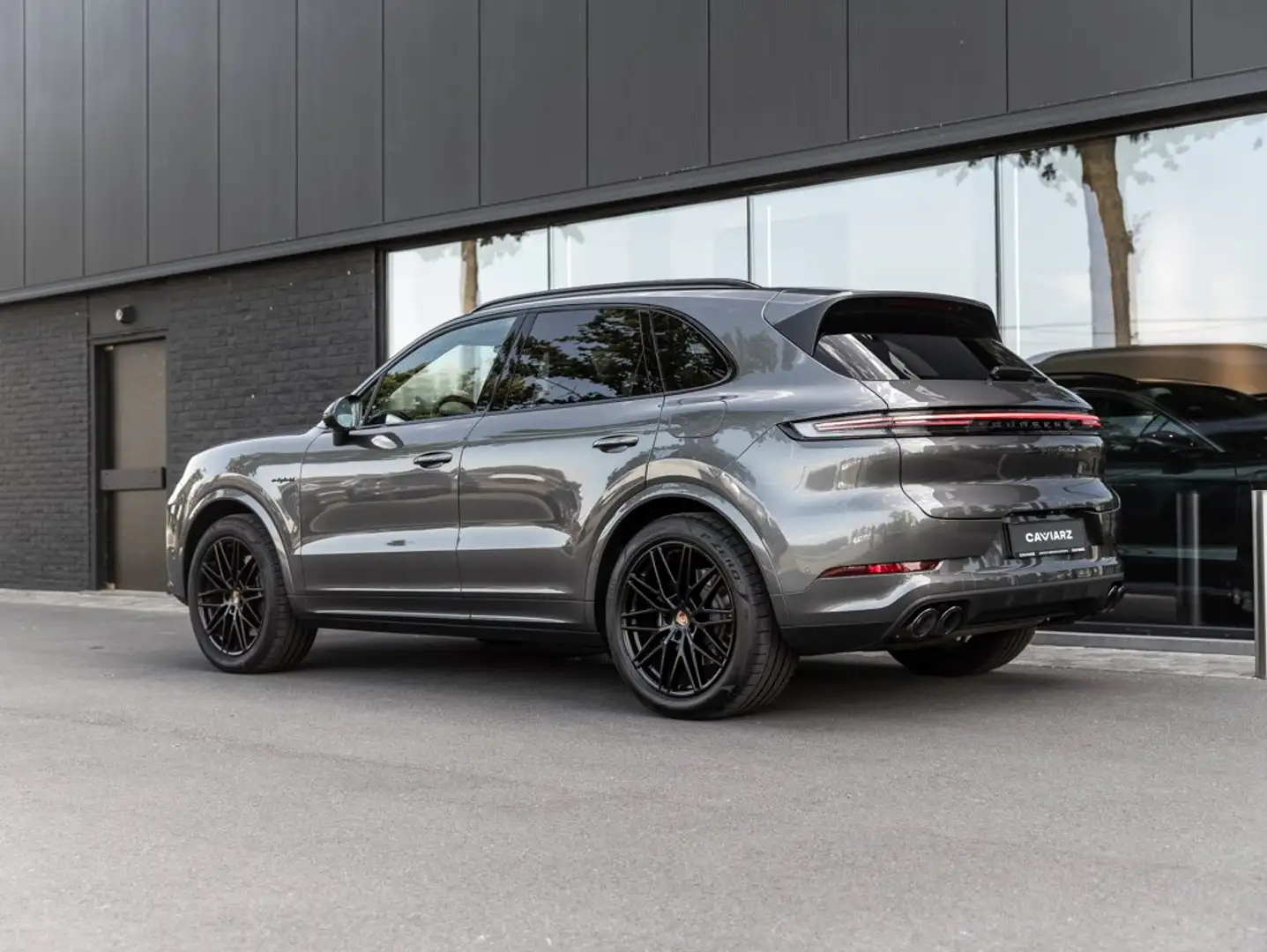 Porsche Cayenne E-HYB SPORTDES/UITL/MATR/PANO/SOFTCL/ACC/18W/BOSE Gris - 2